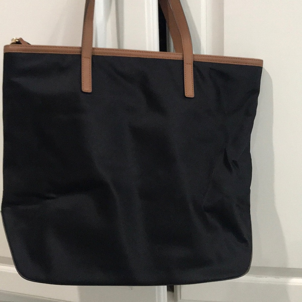 Sold..Micheal Kors large tote💖 - Picture 4 of 8